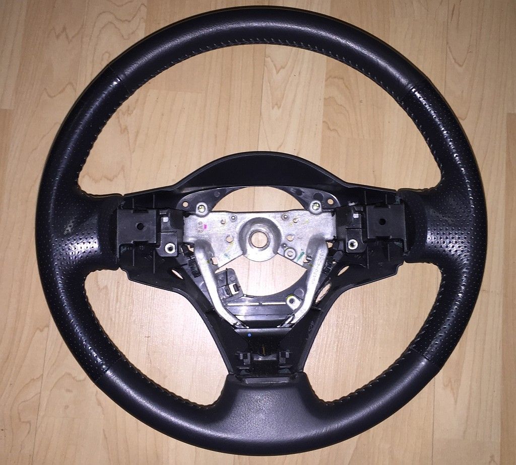 For Sale 20062008 European Yaris TS Perforated Leather Steering Wheel Toyota Yaris Forums